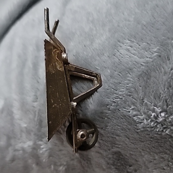 Tiny Metal Wheelbarrow Dollhouse Vintage? - Picture 2 of 4